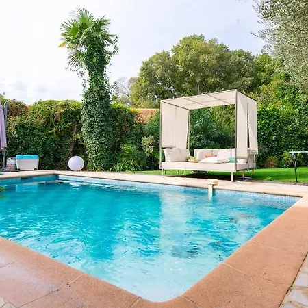 Superb Villa, Heated Swimming Pool, Location, Secluded Gardens Вилла