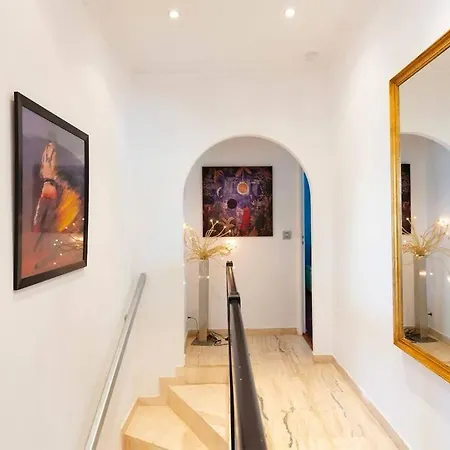 Superb Villa, Heated Swimming Pool, Location, Secluded Gardens