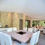 Superb Villa, Heated Swimming Pool, Location, Secluded Gardens Κάννες