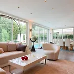 Superb Villa, Heated Swimming Pool, Location, Secluded Gardens Κάννες